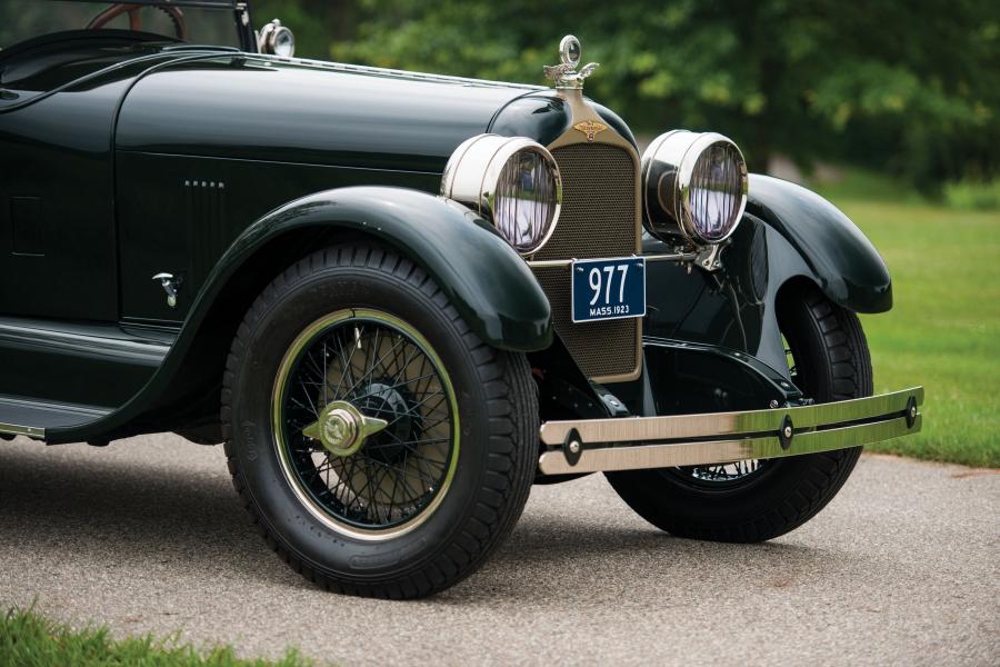 Детали экстерьера Duesenberg A977/1373 Sport Phaeton by Fleetwood 1923 года  (фото 15 из 32)